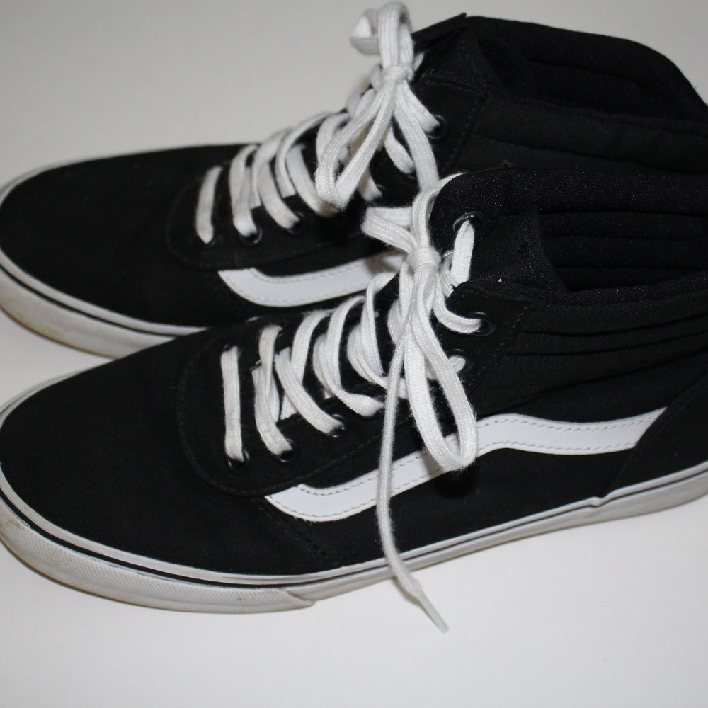 Vans Sk8-Hi Sneaker - Size 8.5
